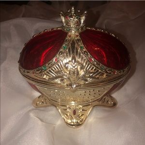 Wallace nutcracker musical box